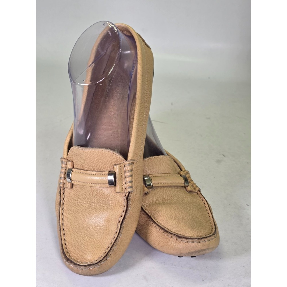 J.P TOD's Women's Loafers Size 9.5 Beige Cream Tan Leather Slip On Shoes Italy